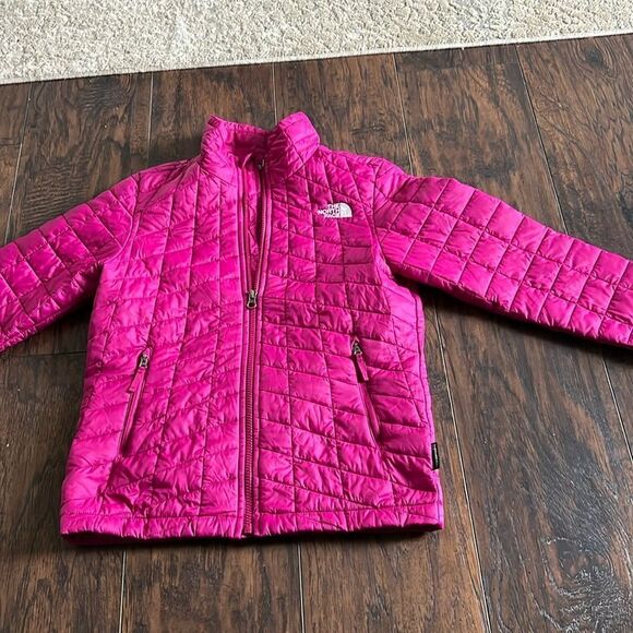The North Face Thermoball kids jacket pink kids size M 10/12 in EUC
